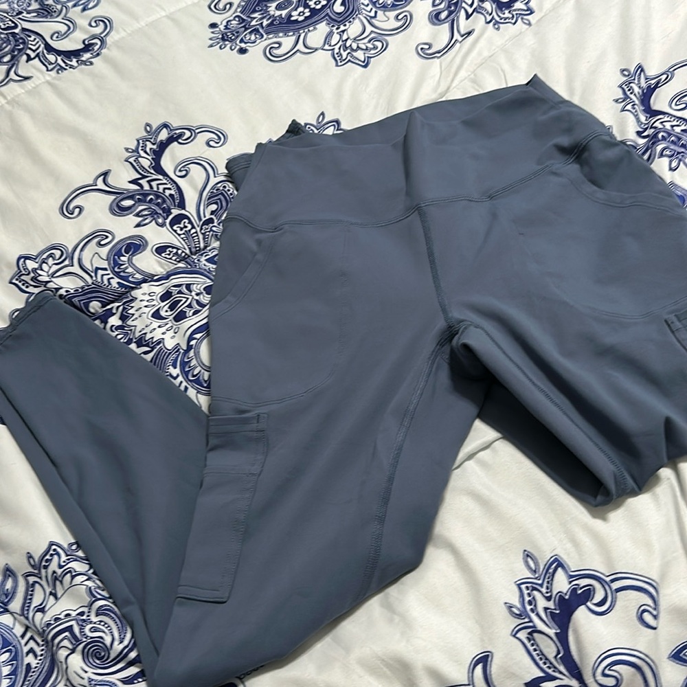 Women’s leggings, size M